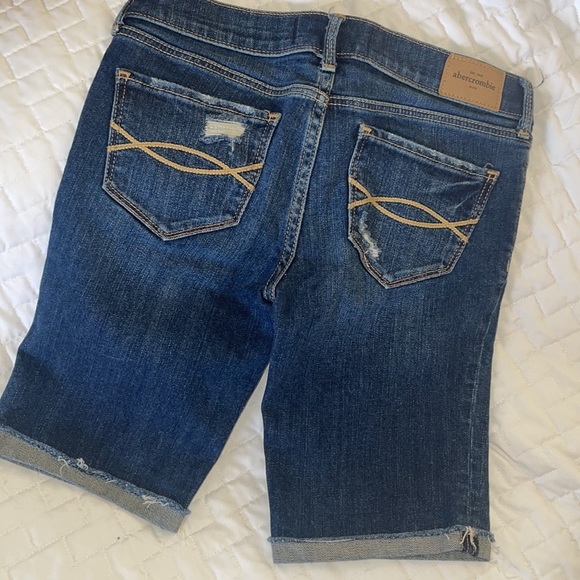 Girls Abercrombie Shorts Size 14 With Some Light Distressing. EUC!! - Picture 5 of 8